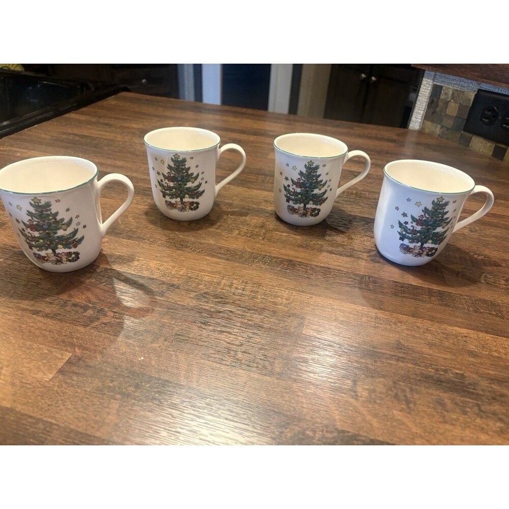 Nikko Holiday Christmas Teacups, Set of 4 - JAPAN set 3 of 3